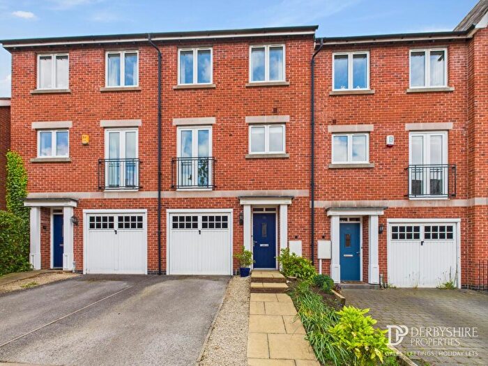 4 Bedroom Town House For Sale In Leighton Way, Belper, DE56