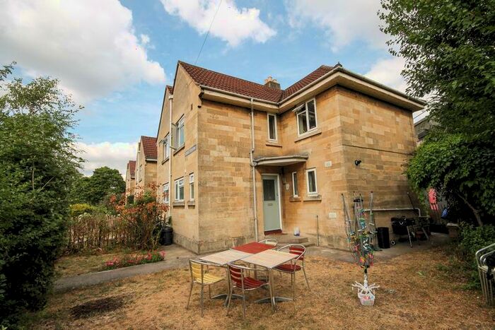 3 Bedroom House To Rent In Spring Crescent, BA2