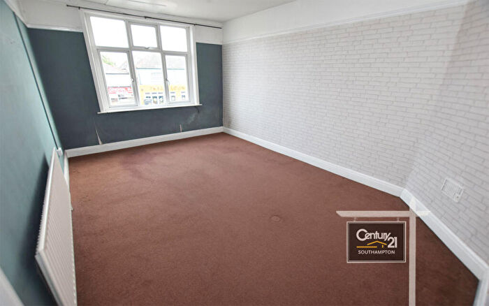 3 Bedroom Flat To Rent In |Ref: |, Portswood Road, Southampton, SO17