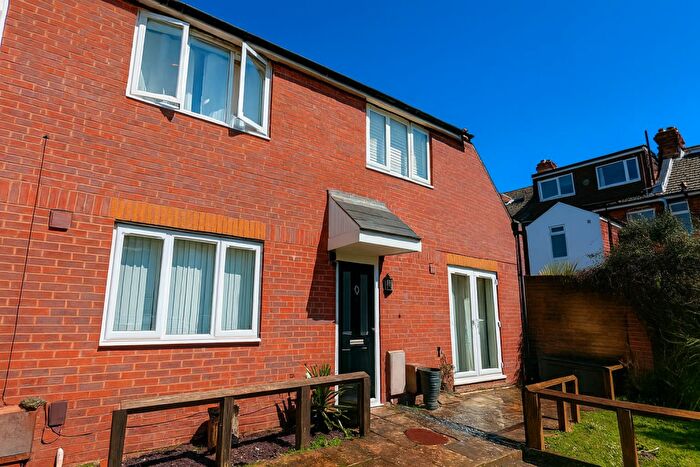 2 Bedroom House To Rent In Albert Road, Southsea, PO4