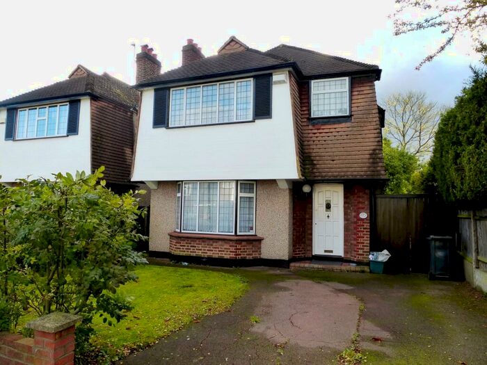 4 Bedroom House To Rent In Wilton Grove, New Malden, KT3
