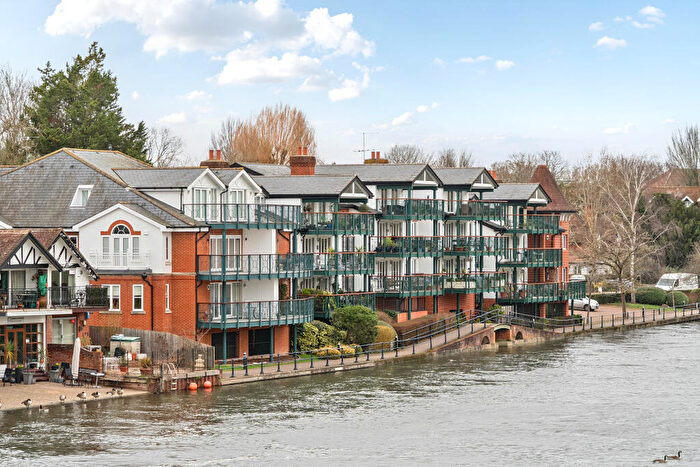 2 Bedroom Flat For Sale In Ray Mead Road, Maidenhead, SL6