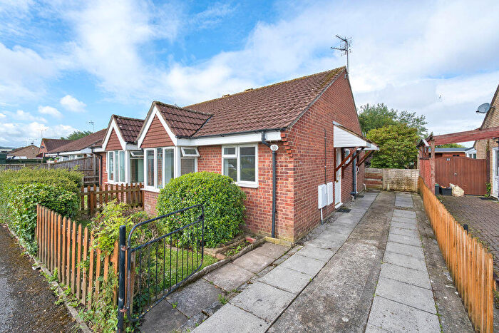2 Bedroom Semi-Detached Bungalow For Sale In Yeo Close, Weston Super Mare - Beautiful Garden, BS23