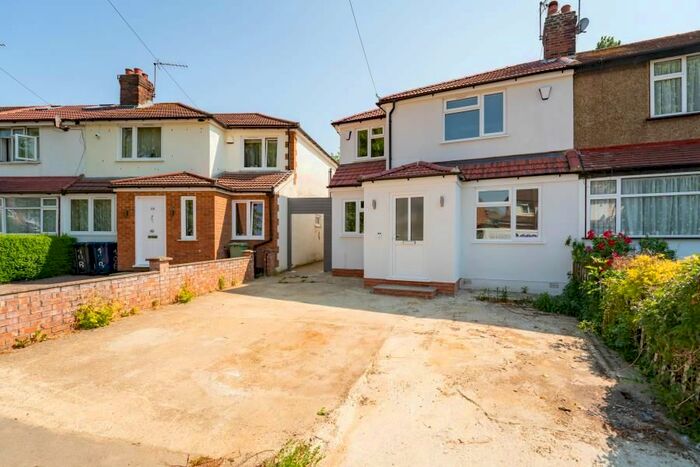 2 Bedroom Flat To Rent In Empire Road, Perivale, London, UB6