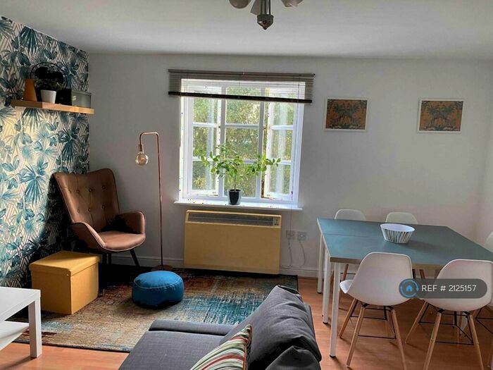 2 Bedroom Flat To Rent In Stratford, London, E15