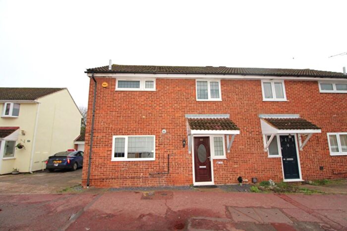 3 Bedroom Semi Detached House To Rent In Bonningtons, Brentwood, Essex, CM13