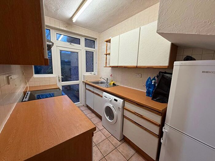 3 Bedroom Terraced House To Rent In Morley Avenue, London, N18