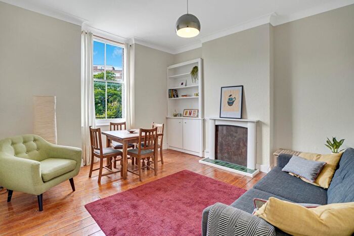 2 Bedroom Flat For Sale In Overhill Road, East Dulwich, London, SE22