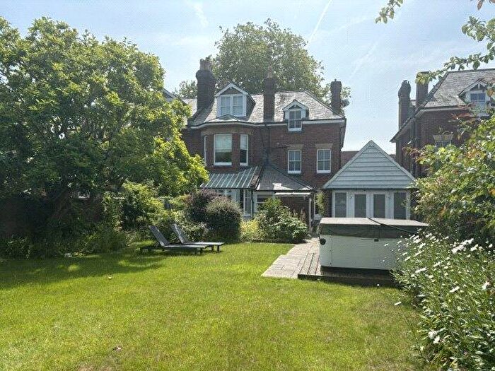 6 Bedroom Semi-Detached House For Sale In London Road, Canterbury, CT2