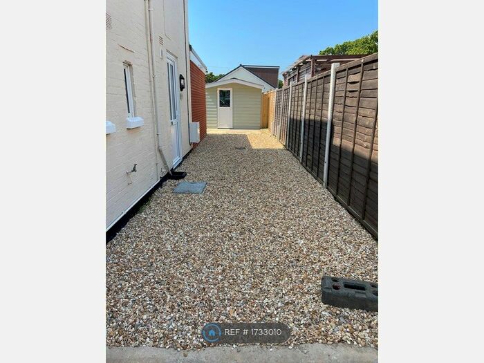 1 Bedroom Flat To Rent In Hampton Lane, Blackfield, Southampton, SO45