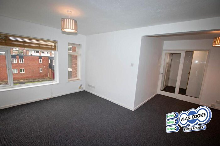 2 Bedroom Flat To Rent In Blackmoor Court, Alwoodley, LS17