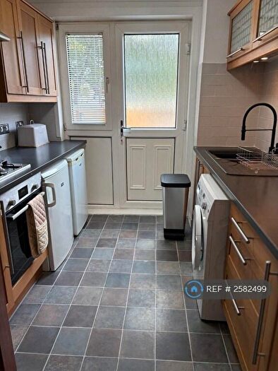 2 Bedroom Flat To Rent In Gyle Park Gardens, Edinburgh, EH12