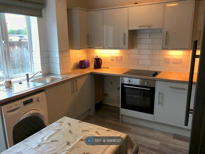 5 Bedroom Terraced House To Rent In Sheriff Avenue, Coventry, CV4