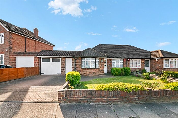 2 Bedroom Semi-Detached Bungalow For Sale In Westacott, Hayes, UB4