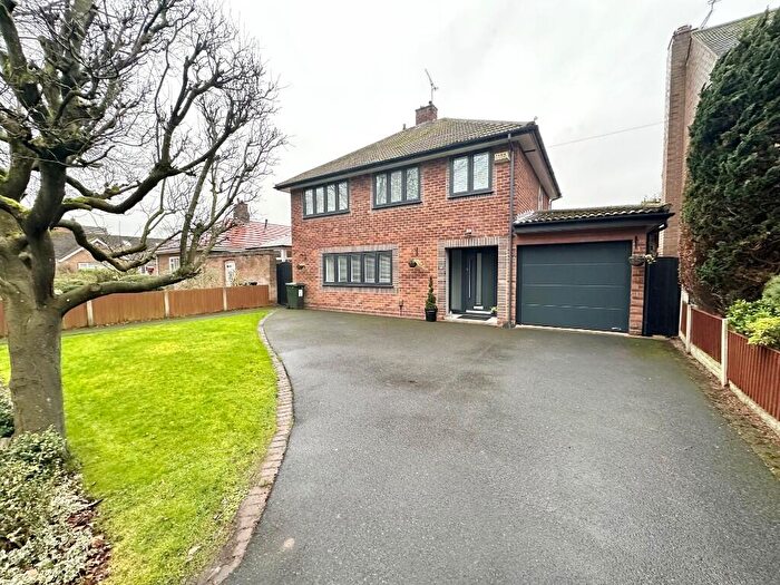 4 Bedroom Detached House For Sale In Park Drive, Whitby, CH65