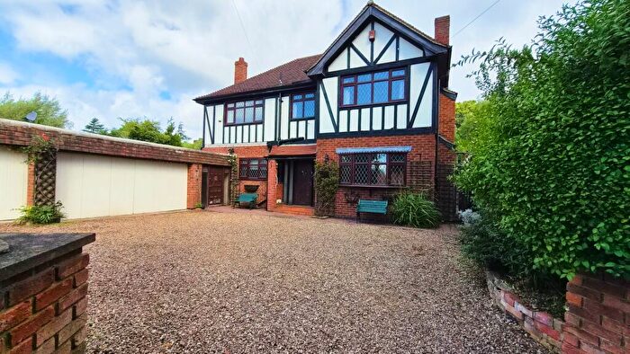 4 Bedroom Detached House For Sale In Hermitage Road, Birstall, LE4