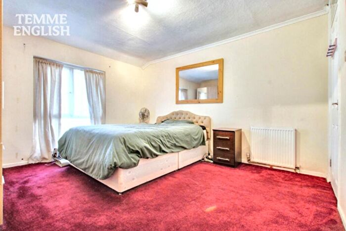 2 Bedroom Terraced House For Sale In Ballards Walk, Basildon, SS15