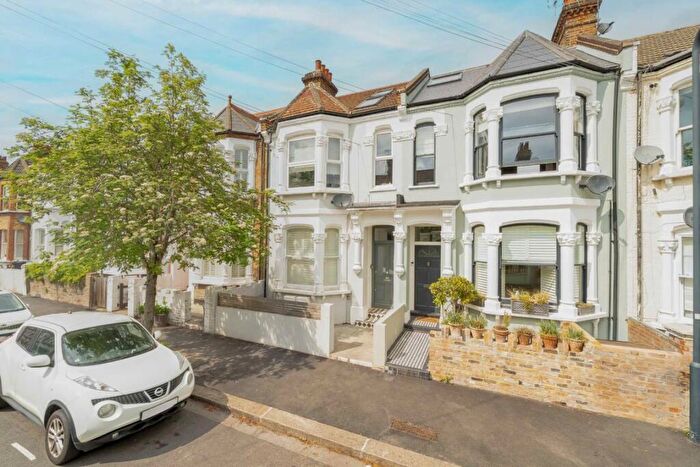 2 Bedroom Flat For Sale In Ashburnham Road, Kensal Rise, NW10