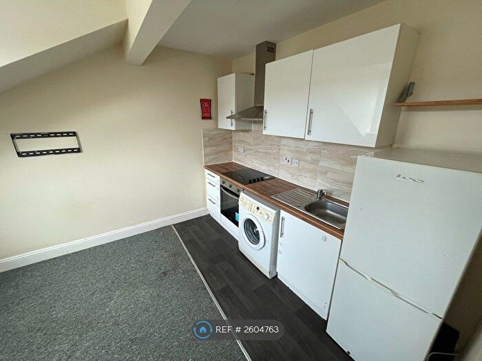 2 Bedroom Flat To Rent In Howard Road, London, SE25