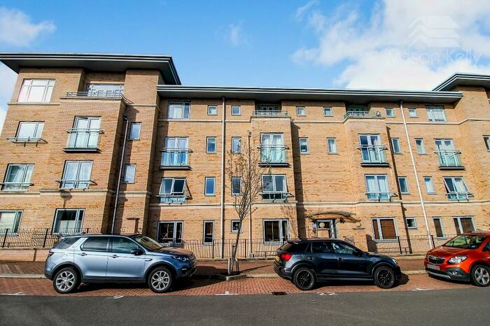 3 Bedroom Apartment To Rent In Selwyn Grove, Milton Keynes, Buckinghamshire, MK3