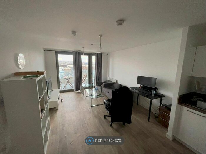 2 Bedroom Flat To Rent In Waterside Heights, London, E16