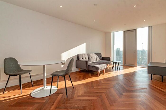 1 Bedroom Apartment To Rent In Deansgate Square, Manchester, M15