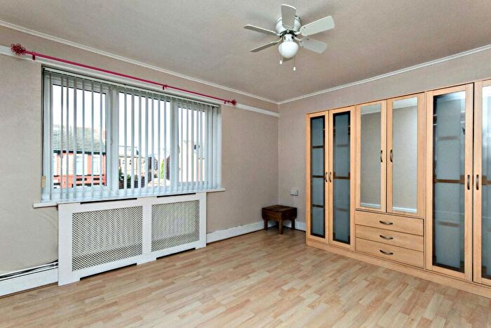 2 Bedroom Apartment To Rent In Greenway Road, Tranmere, CH42