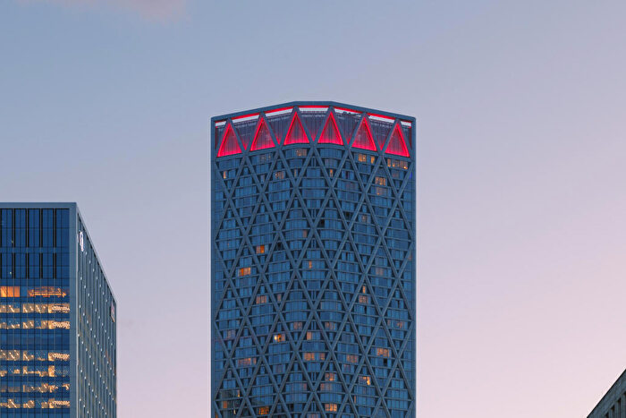 2 Bedroom Apartment To Rent In Newfoundland Place, London, E14