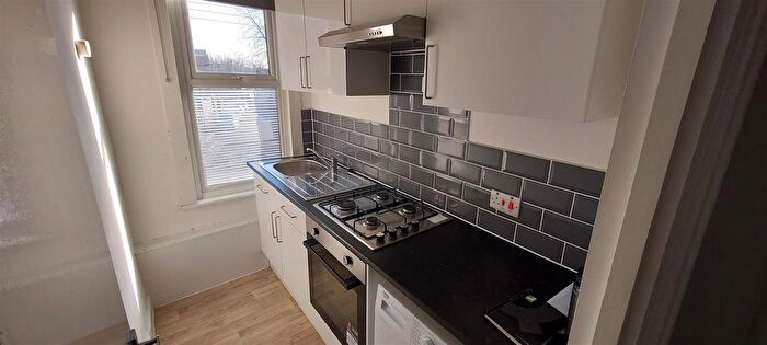 2 Bedroom Flat To Rent In Capworth Street, Leyton, London, E10