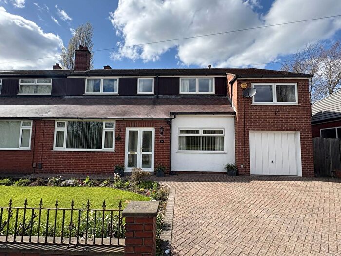 5 Bedroom Semi Detached House For Sale In Broadway, Chadderton, OL9