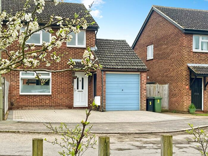 3 Bedroom Semi Detached House For Sale In Carse Close, Abingdon, Oxfordshire, OX14