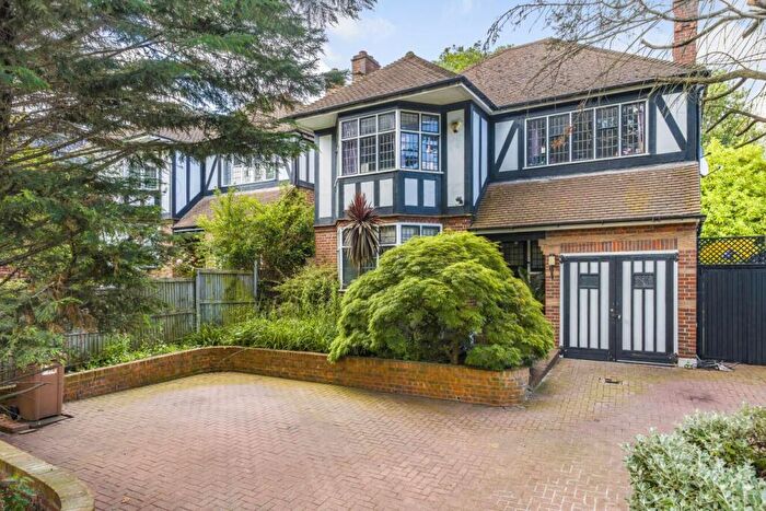 4 Bedroom Detached House For Sale In Lordship Lane, East Dulwich, London, SE22