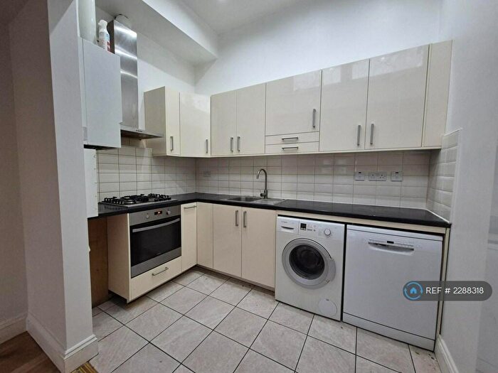 2 Bedroom Flat To Rent In Brockley Road, London, SE4