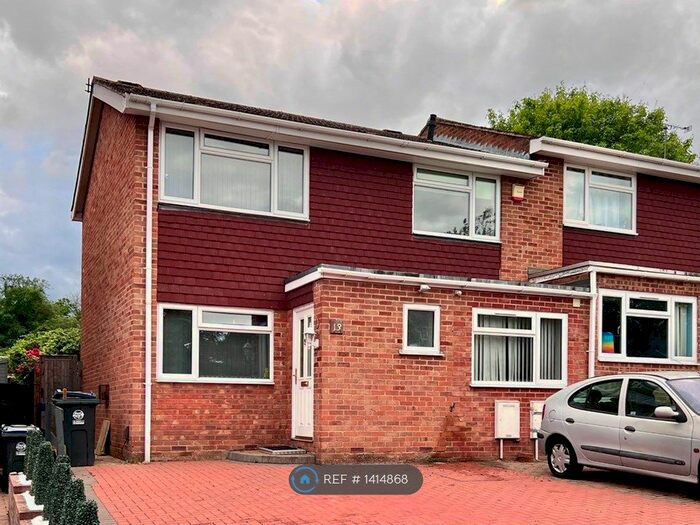 4 Bedroom Semi-Detached House To Rent In Trapstyle Road, Ware, SG12