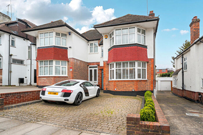 3 Bedroom Semi-Detached House For Sale In Cowper Road, Southgate, London, N14