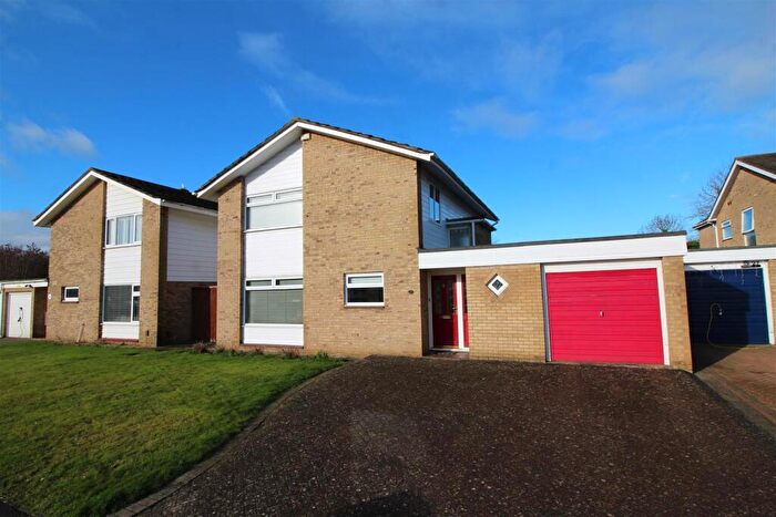 4 Bedroom Detached House For Sale In Apsley Way, Longthorpe, Peterborough, PE3