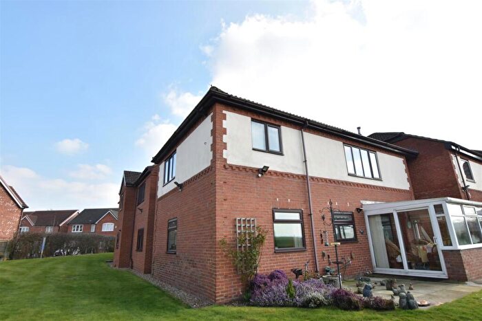 2 Bedroom Retirement Property For Sale In Briar Lane, Springfield Park, Grimsby, DN33