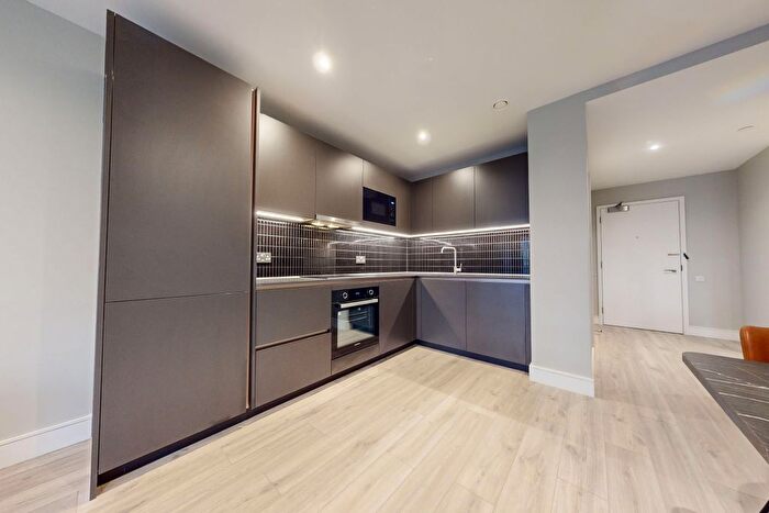 1 Bedroom Flat To Rent In Hewson Way, London, SE17