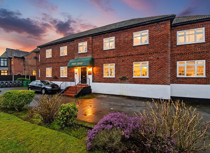 2 Bedroom Flat To Rent In Park Road, Prestwich, M25