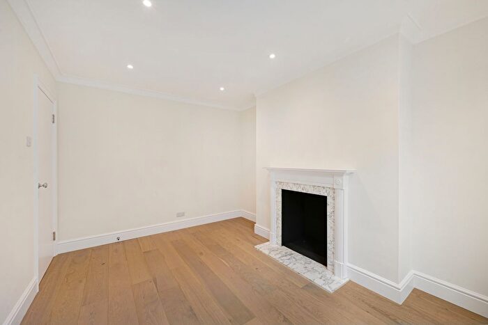 1 Bedroom Flat To Rent In Lower Belgrave Street, Belgravia, SW1W
