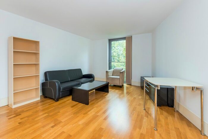 2 Bedroom Flat To Rent In Stadium Mews, London, N5