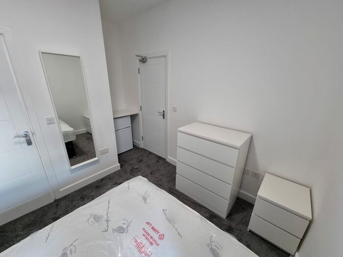 1 Bedroom Studio To Rent In Ashburnham Road, Luton, Bedfordshire, LU1