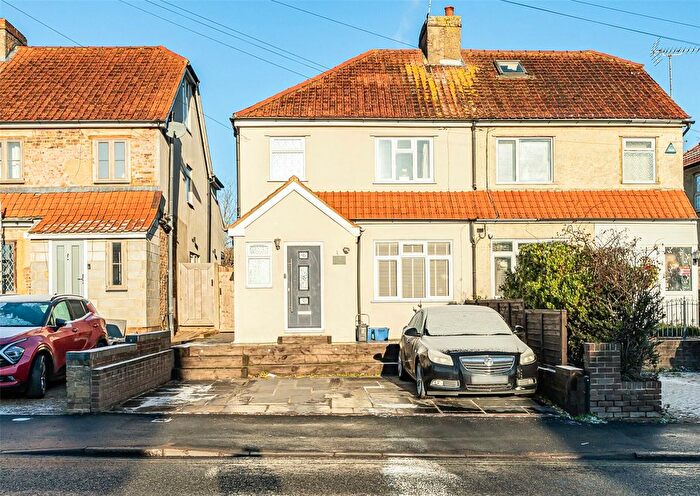 3 Bedroom Semi Detached House For Sale In Lower Farnham Road, Aldershot, Hampshire, GU12