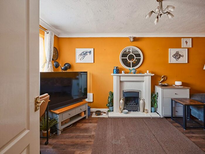 3 Bedroom Semi-Detached House For Sale In Keel Close, Crews Hole, BS5