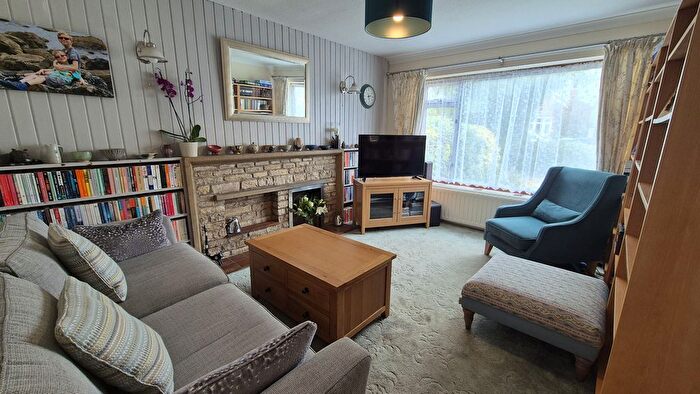3 Bedroom Detached Bungalow For Sale In Sutcliffe Drive, Harbury, CV33