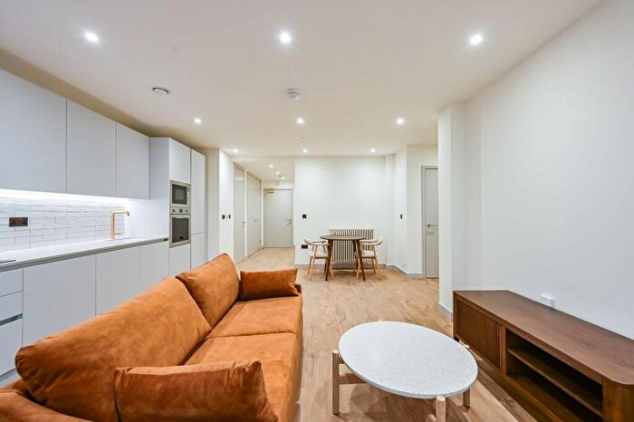 2 Bedroom Flat To Rent In The Eades, Walthamstow, E17