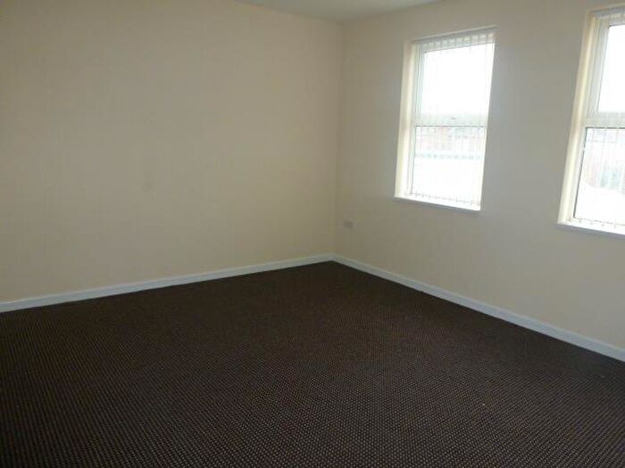 3 Bedroom Apartment To Rent In Windmill Lane, Smethwick, B66