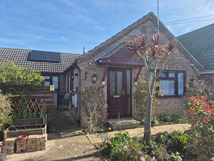 3 Bedroom Semi-Detached Bungalow For Sale In Rosemary Way, Jaywick, Clacton-On-Sea, CO15