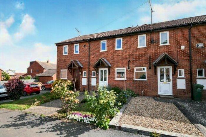 2 Bedroom Property To Rent In Montpelier Close, Billericay CM12