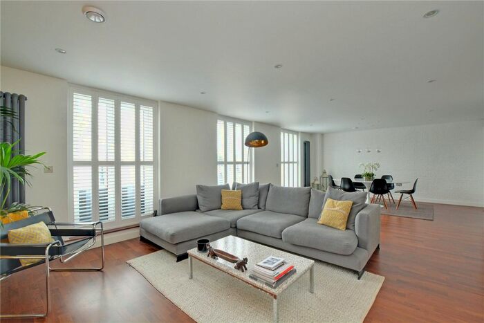 3 Bedroom Flat To Rent In Drew House, Wharf Street, London, SE8